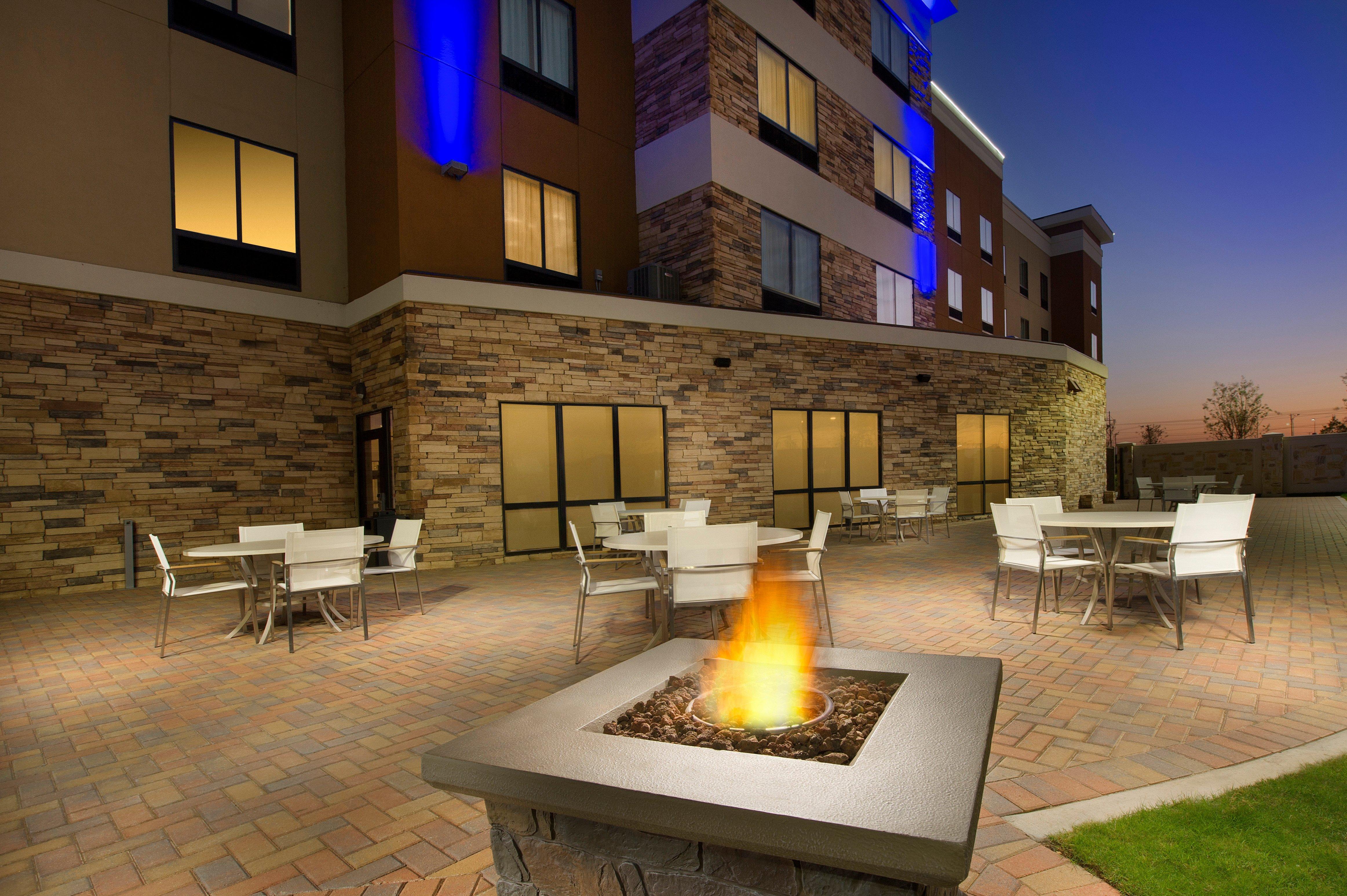 Holiday Inn Express Hotel & Suites Waco South By Ihg Exterior foto